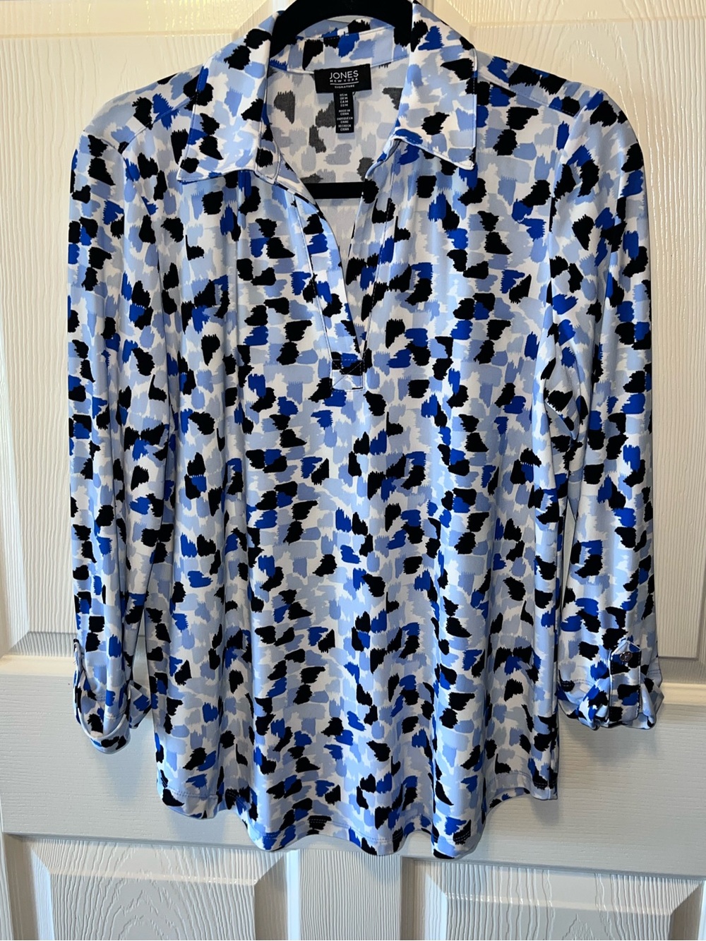 NWOT Jones New York Blue, Black & White Abstract Print 3/4 Sleeve Blouse Sz M